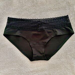 NWT. Victoria's Secret Low-Rise Hiphugger (Waist Lace) Back Logo Panty.